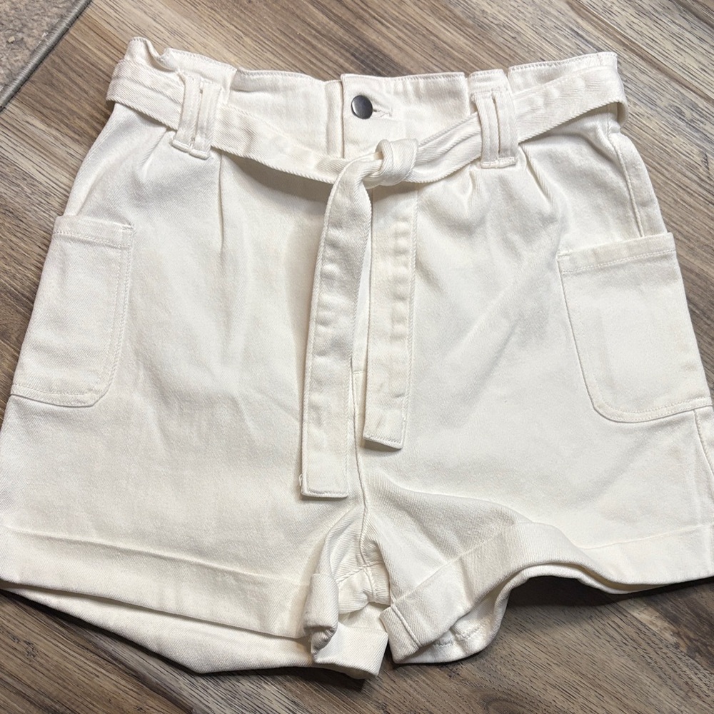 Women's white High-Waisted Shorts 🎄